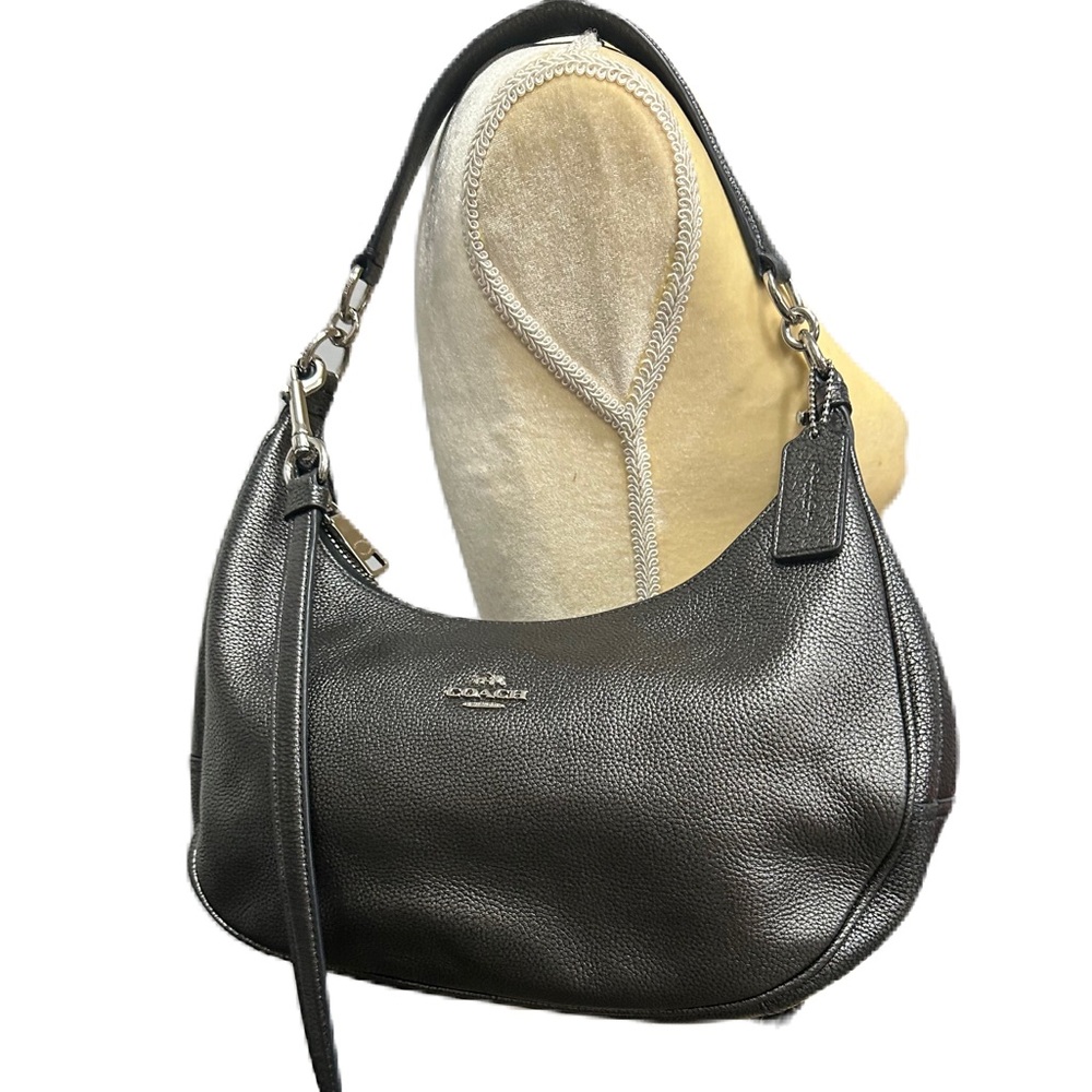 LIKE NEW HARLEY HOBO IN METALLIC PEBBLE LEATHER (COACH F57271) SILVER/GU…